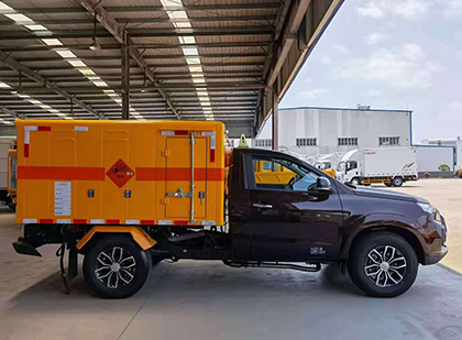 长阳爆破器材运输车