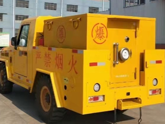 长阳凯龙爆破器材运输车：保障爆破任务的安全运行