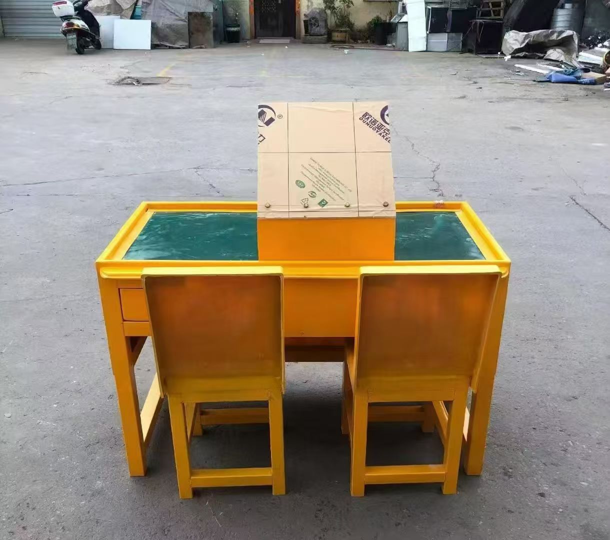 长阳防静电导通桌井下煤矿火工品发放桌：危险品流转的安全守护者